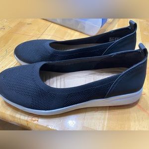 Black athletic flats size 12, fits like 11.5